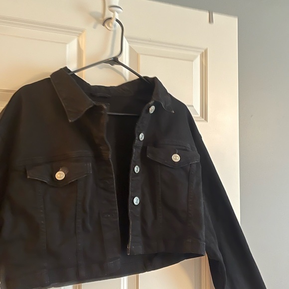 Cropped Jean Jacket - Picture 5 of 6